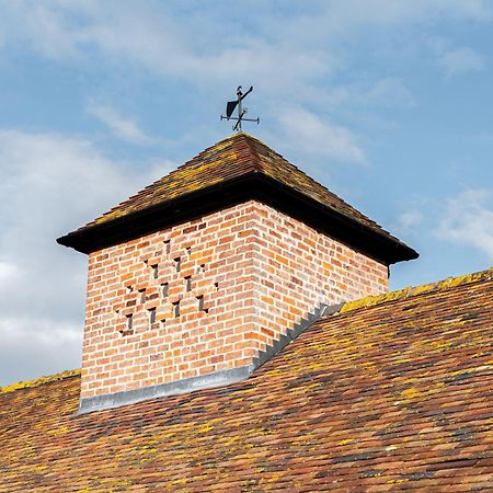 Pigeon House - Unique Barn With Private Garden, Hot Tub And Wood Burner Shrewsbury Exterior foto