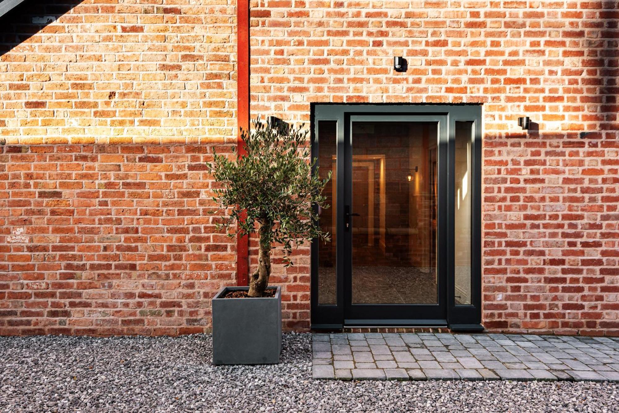 Pigeon House - Unique Barn With Private Garden, Hot Tub And Wood Burner Shrewsbury Exterior foto